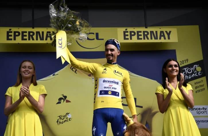 Julian Alaphilippe vainqueur d'étape et maillot jaune du Tour de France à Epernay, le 8 juillet 2019