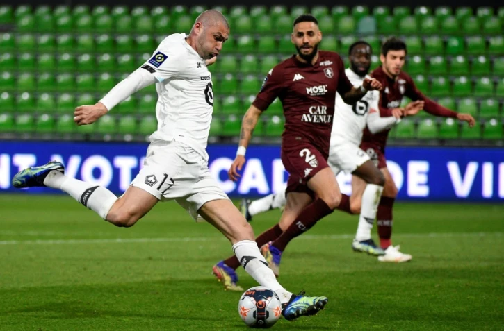 Le Turc Burak Yilmaz ouvre le score pour Lille sur le terrain de Metz, le 9 avril 2021