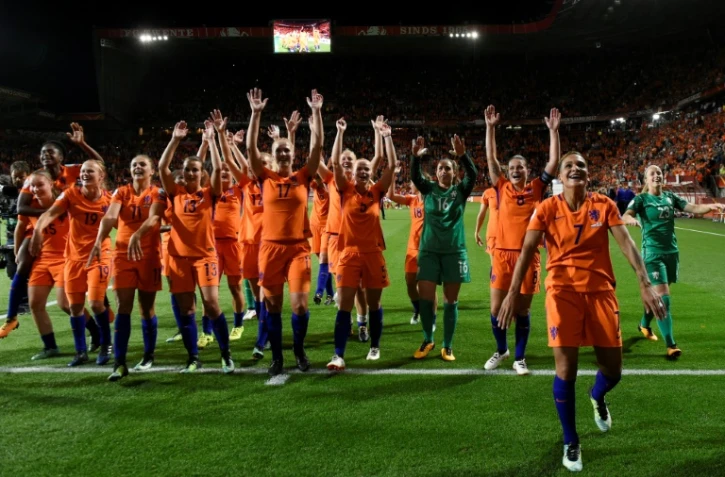 Les Néerlandaises en liesse après leur qualification pour la finale de l'Euro-2017 dames au détriment de l'Angleterre, le 3 août 2017 à Enschede