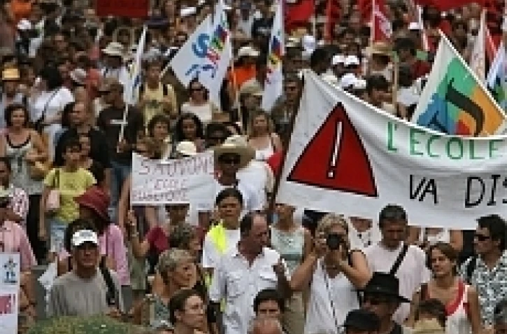 Mercredi 28 janvier 2009 : Les syndicats promettent un jeudi noir