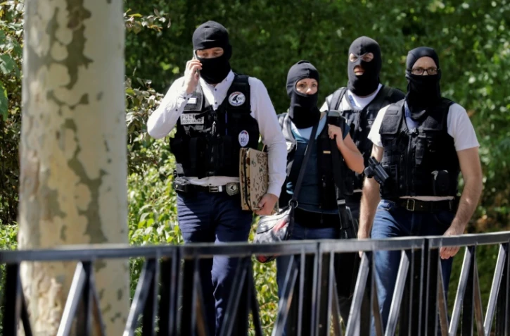 Des policiers déployés à Trappes le 23 août 2018 après l'agression au couteau commise par Kamel S. 