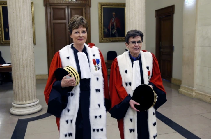 Chantal Arens, lz première présidente et Catherine Champrenault, la procureure générale de la cour d'appel de Paris posent avant une audience formelle, le 15 janvier 2017 à Paris
