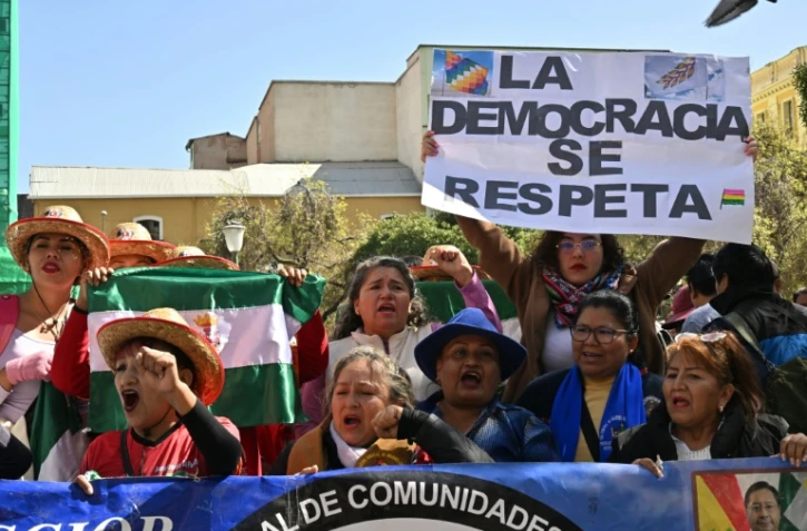 Des partisans du président Luis Arce rassemblés à La Paz, le 27 juin 2024 en Bolivie
