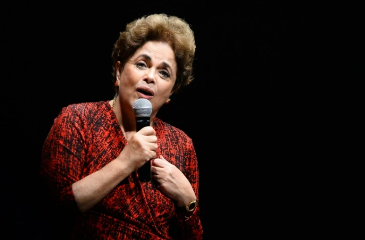 La présidente brésilienne suspendue Dilma Rousseff lors d'un meeting de son parti, le Parti des Travailleurs (PT) à Brasilia le 24 août 2016