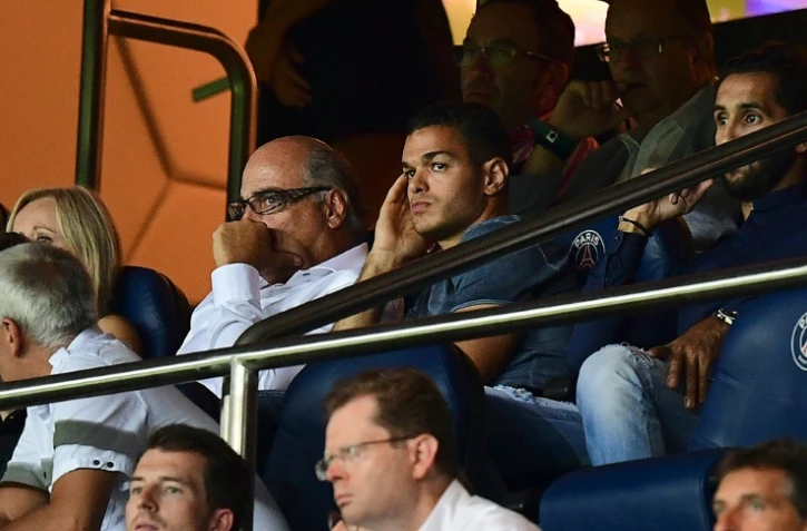 La recrue du PSG Hatem Ben Arfa en tribunes lors du match face Ă Arsenal, le 13 septembre 2016 au Parc des Princes