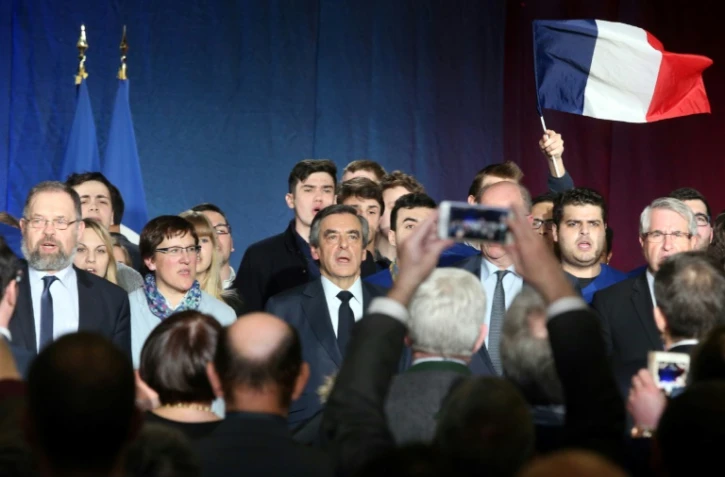 François Fillon devant les militants, après une journée passée à arpenter les Ardennes, le 2 février 2017 à Charleville-Mézières