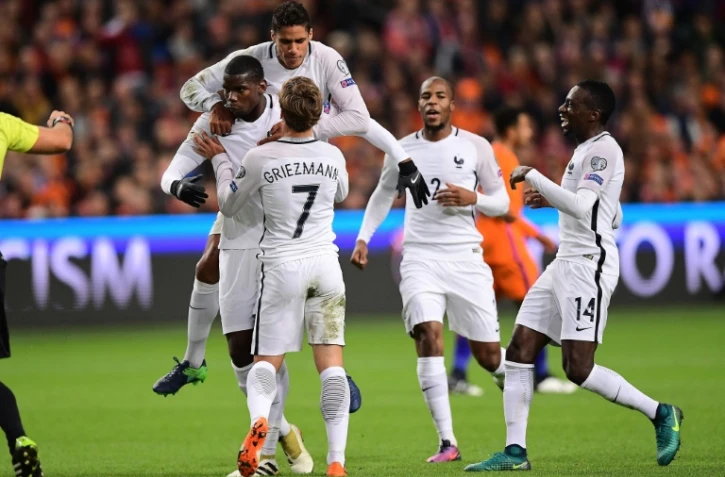 La joie des joueurs de l'équipe de France après le but de Paul Pogba contre les Pays-Bas, le 10 octobre 2016 à Amsterdam