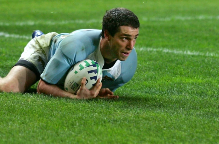 L'ailier argentin Martin Aramburu inscrit le 3e essai face à la France, lors du match pour la 3e place de la Coupe du monde de rugby, le 19 octobre 2007 au Parc des Princes à Paris