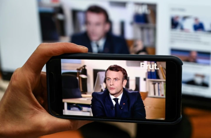 Emmanuel Macron répond aux questions des journalistes du média en ligne Brut, à Paris le 4 décembre 2020