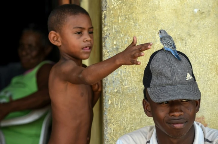 Des enfants jouent dans le quartier de San Francisco à Carthagène, en Colombie, le 23 août 2017