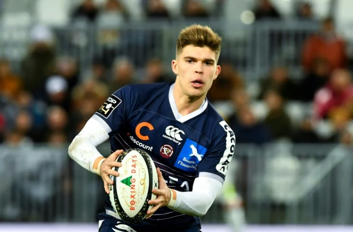 L'ouvreur de Bordeaux-Bègles, Matthieu Jalibert, s'échappe avec le ballon face à La Rochelle en Top 14, le 22 décembre 2019 à Bordeaux