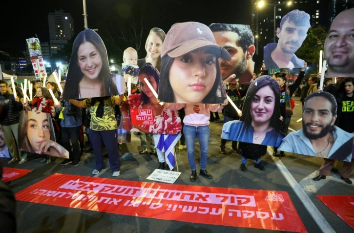 Manifestations pour demander la libération des otages israéliens retenus captifs dans la bande de Gaza, le 4 janvier 2025 à Tel-Aviv