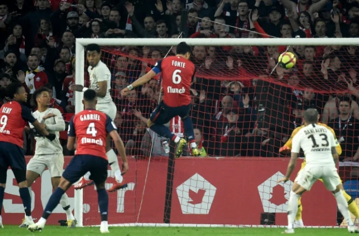 Le défenseur de Lille José Fonte (c) buteur lors de la victoire 5-1 face au PSG en 32e journée de L1 le 14 avril 2019 à Villeneuve-d'Ascq