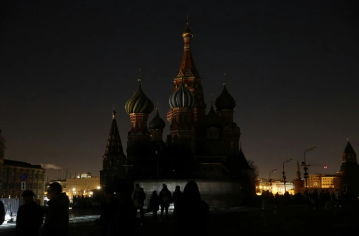 La cathédrale Saint-Basile, sur la place Rouge de Moscou, s'éteint pendant une heure pour l'"Earth Hour", le 30 mars 2019 