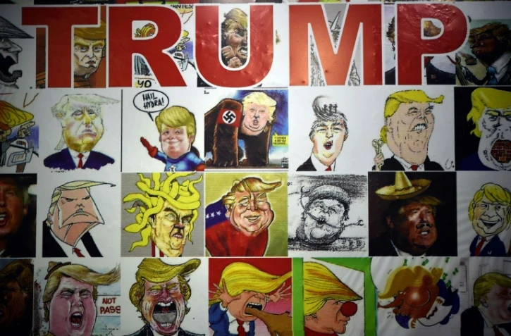 Le 17 octobre 2016, des dessins de Donald Trump sont exposés sur le mur des caricatures du musée des caricatures de Mexico