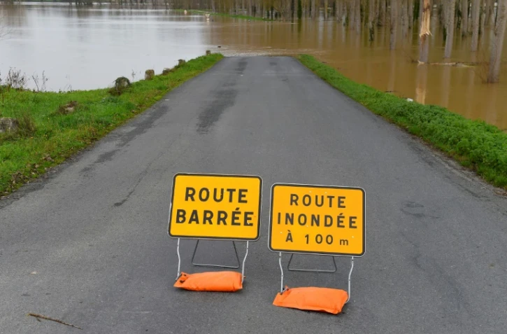 Une route inondée en Gironde en décembre 2019