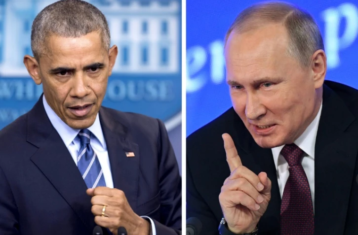 Un combo avec une photo de Barack Obama du 16 décembre 2016 à la Maison Blanche et une photo de Vladimir Poutine du 23 décembre 2016 à Moscou