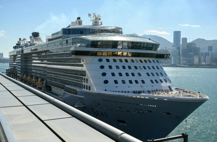 Le "Spectrum of the Seas" amarré dans le port de Hong Kong, le 5 janvier 2022