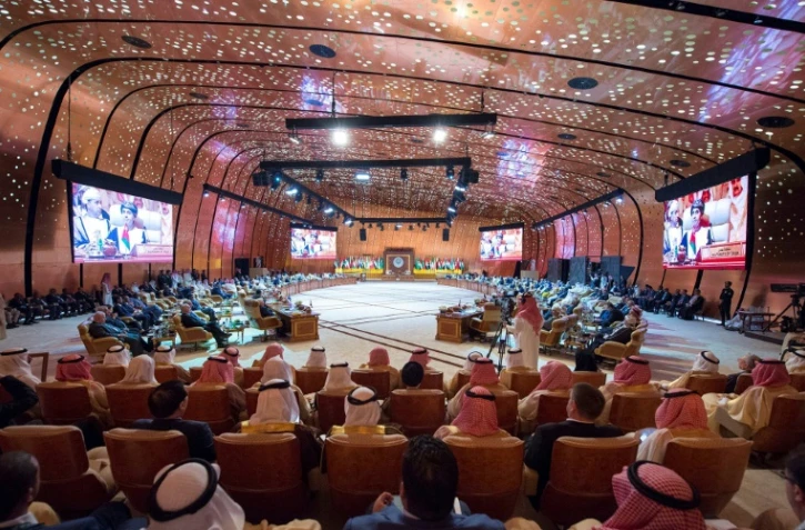 Une photo publiée par le palais royal en Arabie saoudite montre une vue générale du sommet arabe tenu à Dhahran, dans l'est saoudien, le 15 avril 2018 