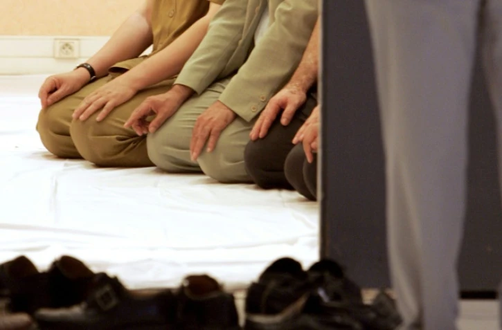 Les convictions religieuses s'affichent de plus en plus au travail, principalement l'islam, et les cas conflictuels sont en nette hausse, selon une étude