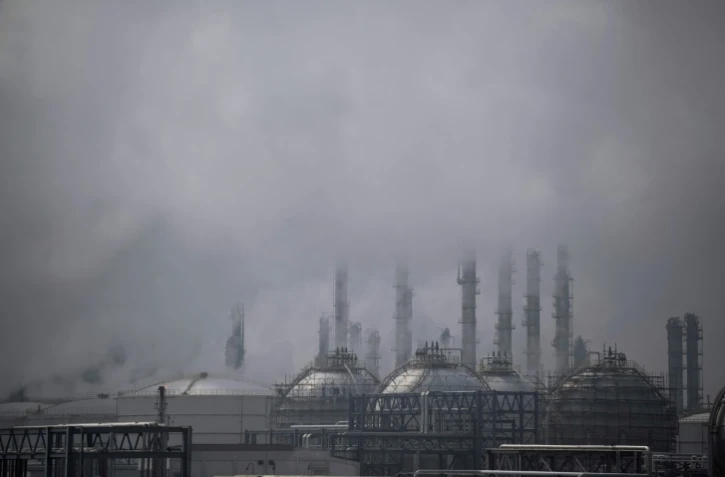 Sept cent scientifiques français ont lancé un appel aux dirigeants politiques pour qu'ils passent "de l?incantation aux actes pour enfin se diriger vers une société sans carbone"