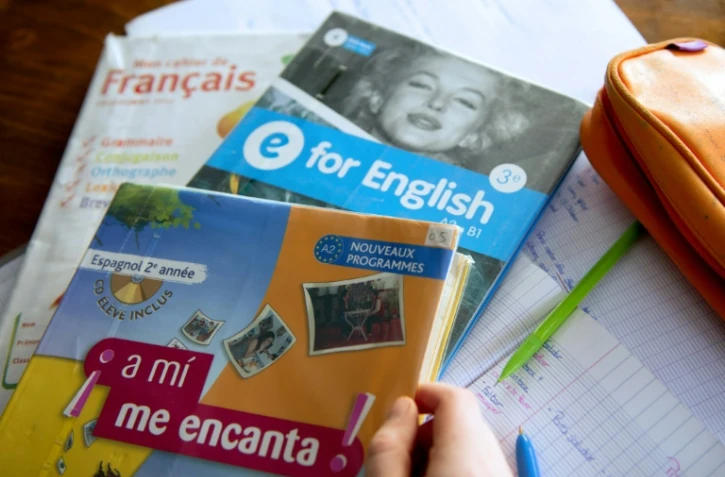 Un élève prépare ses manuels le 11 mars 2015 à Lille