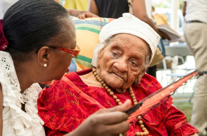 Eudoxie Baboul, le 11 octobre 2015 à Matoury (Guyane) lors d'une messe célébrée à l'intention de cette doyenne des Français, âgée de 114 ans