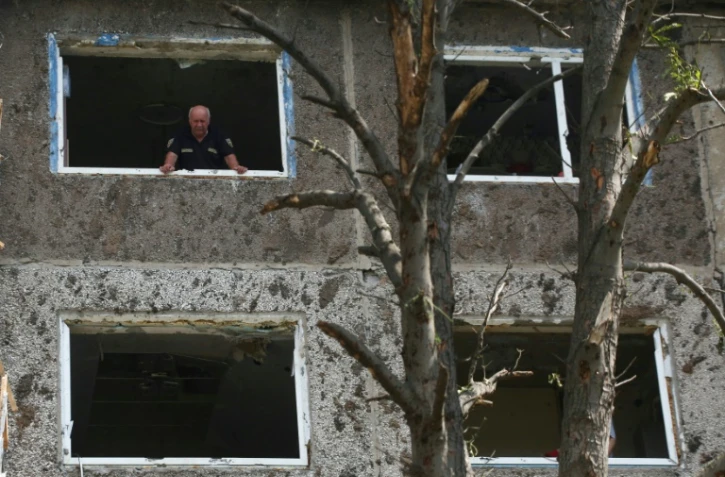 Immeuble soufflé par un bombardement à Konstantinovka, dans l'est de l'Ukraine, le 15 juillet 2022