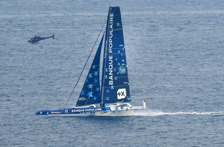 Le maxi-trimaran skippé par le Français Armel Le Cléac'h (Maxi Banque Populaire IX) au Cap Frehel au départ de la Route du Rhum, le 4 novembre 2018