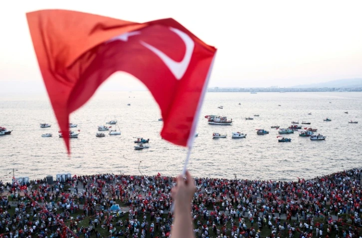 Un rassemblement à Izmir après le Coup d'Etat avorté du 15 juillet