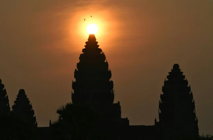 Lever du soleil au temple d'Angkor Wat, le 8 avril 2022 à Siem Reap, au Cambodge