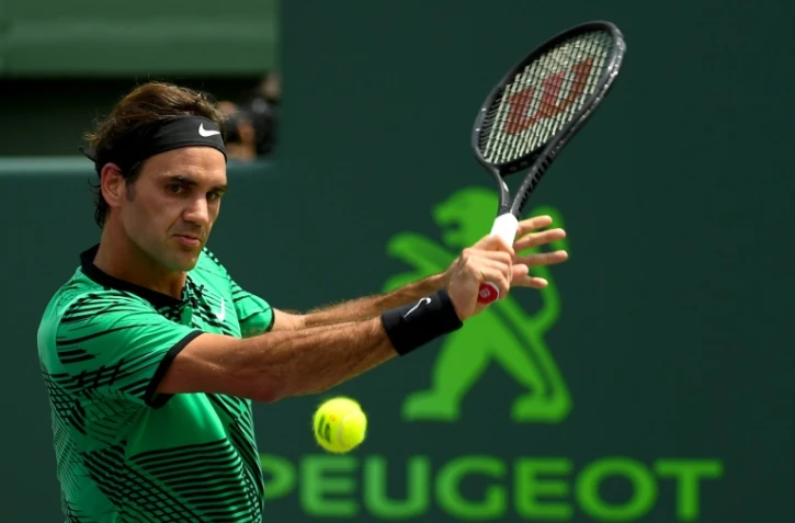 Roger Federer lors de sa victoire finale face à Rafael Nadal au Masters 1000 de Miami, le 2 avril 2017 à Key Biscayne