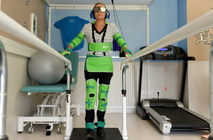 Cette combinaison est conçue comme un outil de prévention contre la maltraitance du 3e âge