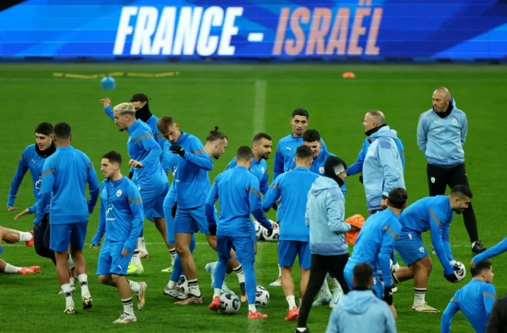 Les joueurs israéliens lors d'une séance d'entraînement au Stade de France, le 13 novembre 2024 à Saint-Denis, à la veille du match de la Ligue des nations de l'UEFA entre la France et Israël au Stade de France