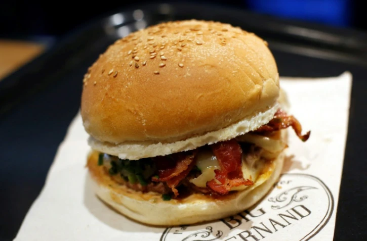Un hamburger au restaurant "Big Fernand" à Paris, le 18 mars 2015