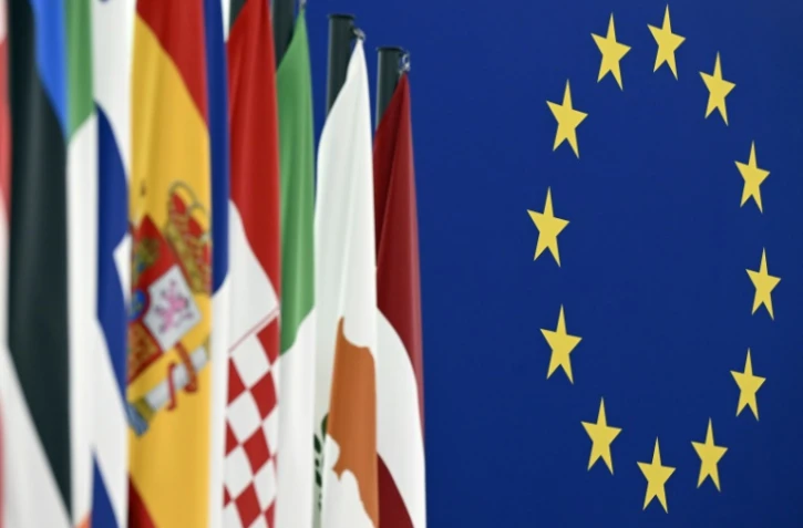 Drapeau de l'Union européenne et de pays membres, le 14 décembre 2022
