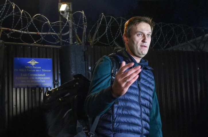 L'opposant russe Alexeï Navalny quitte le centre de détention à Moscou, le 14 octobre 2018