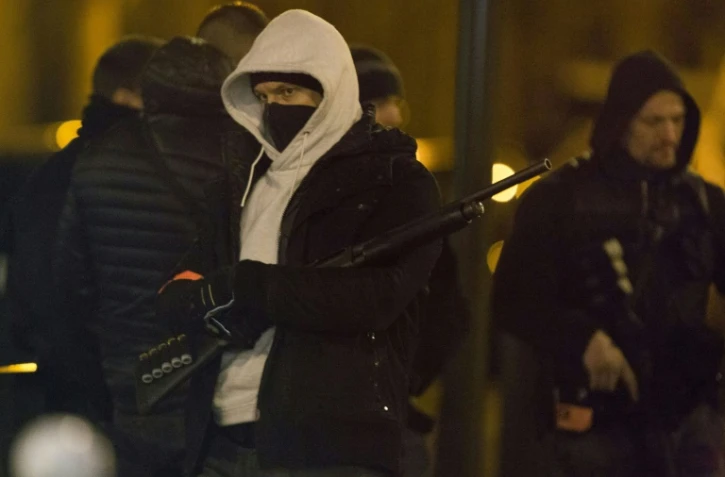 Des policiers en opération le 24 mars 2016 à Argenteuil
