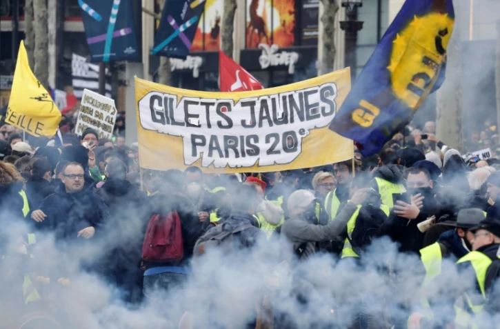Des Gilets jaunes manifestent à Paris le 16 mars 2019