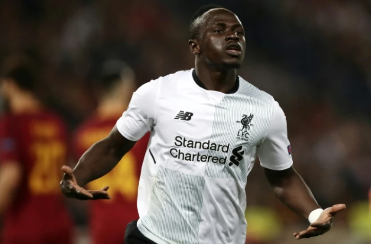 Le milieu de Liverpool Sadio Mané ouvre le score pour Liverpool face à l'AS Rome en demi-finales retour de la Ligue des champions, le 2 avril 2018 à Rome