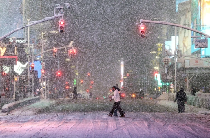 Chute de neige sur Times Square à New York le 22 février 2026