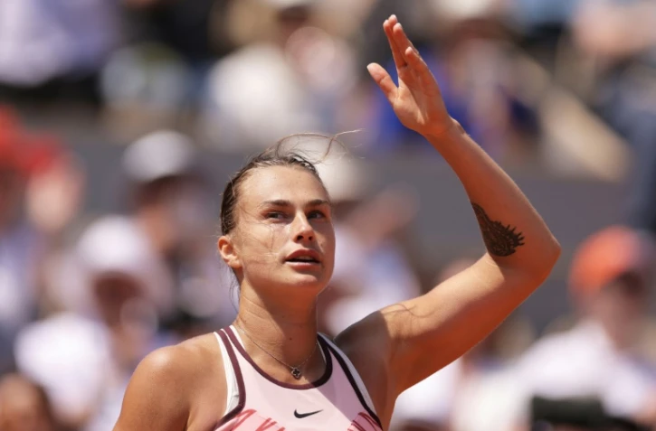 La Bélarusse Aryna Sabalenka après sa victoire contre l'Ukrainienne Elina Svitolina à Roland-Garros, le 6 juin 2023