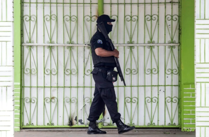 Un policier nicaraguayen à Masaya près de Managua, le 13 juillet 2018