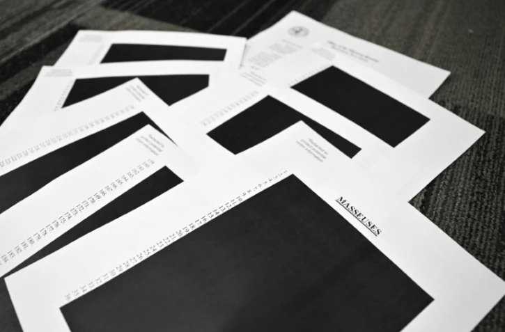 Des documents intégralement caviardées publiés parmi les dossiers de l'enquête sur l'affaire Jeffrey Epstein le 19 décembre 2025