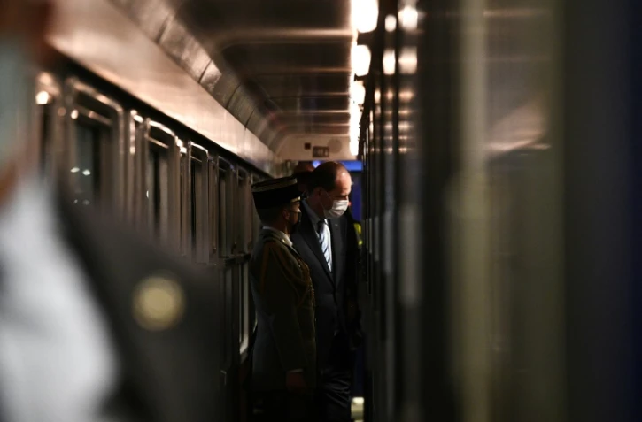 Le premier ministre Jean Castex visite le train de nuit Paris-Nice Ă la gare d'Austerlitz Ă Paris le 20 mai 2021