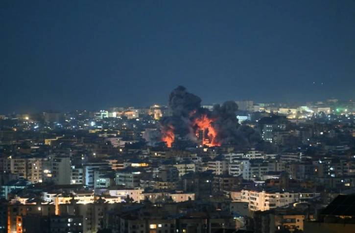 Frappe israélienne sur le siège de la chaîne de télévision libanaise Al-Manar, affiliée au Hezbollah, le 3 mars 2026 dans la banlieue sud de Beyrouth