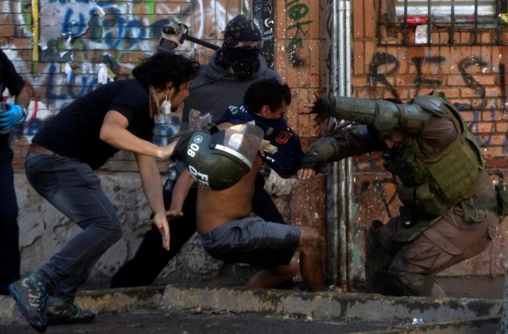 Affrontements entre manifestants et forces de l'ordre, le 16 novembre 2019 à Santiago du Chili