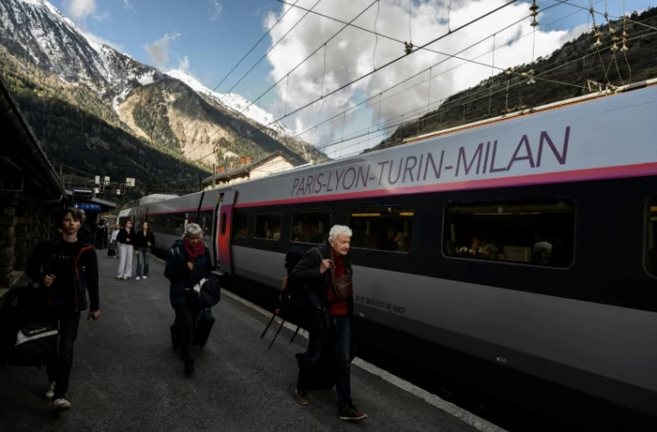 Le trafic ferroviaire entre Paris et Milan est interrompu au moins plusieurs jours, a indiqué mardi la SNCF, en raison d'une coulée de boue consécutive à de violents orages dus à la canicule