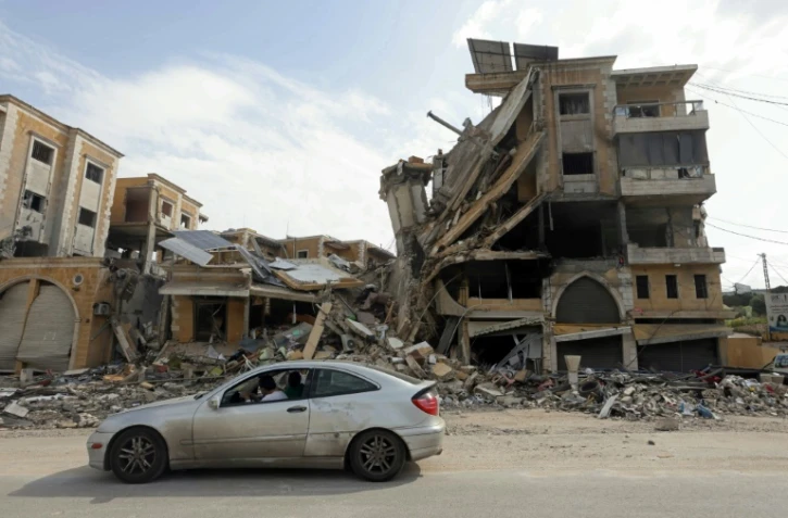 Des habitants de Nabatiyé, évacués lors des frappes israéliennes, reviennent dans la ville, le 17 avril 2026, après l'entrée en vigueur d'un cessez-le-feu 