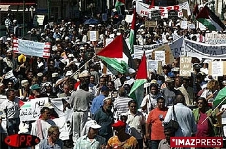 Vendredi 30 janvier 2009 : le collectif Réunion-Palestine avait fait descendre un millier de personnes dans les rues de Saint-Denis en avril 2002